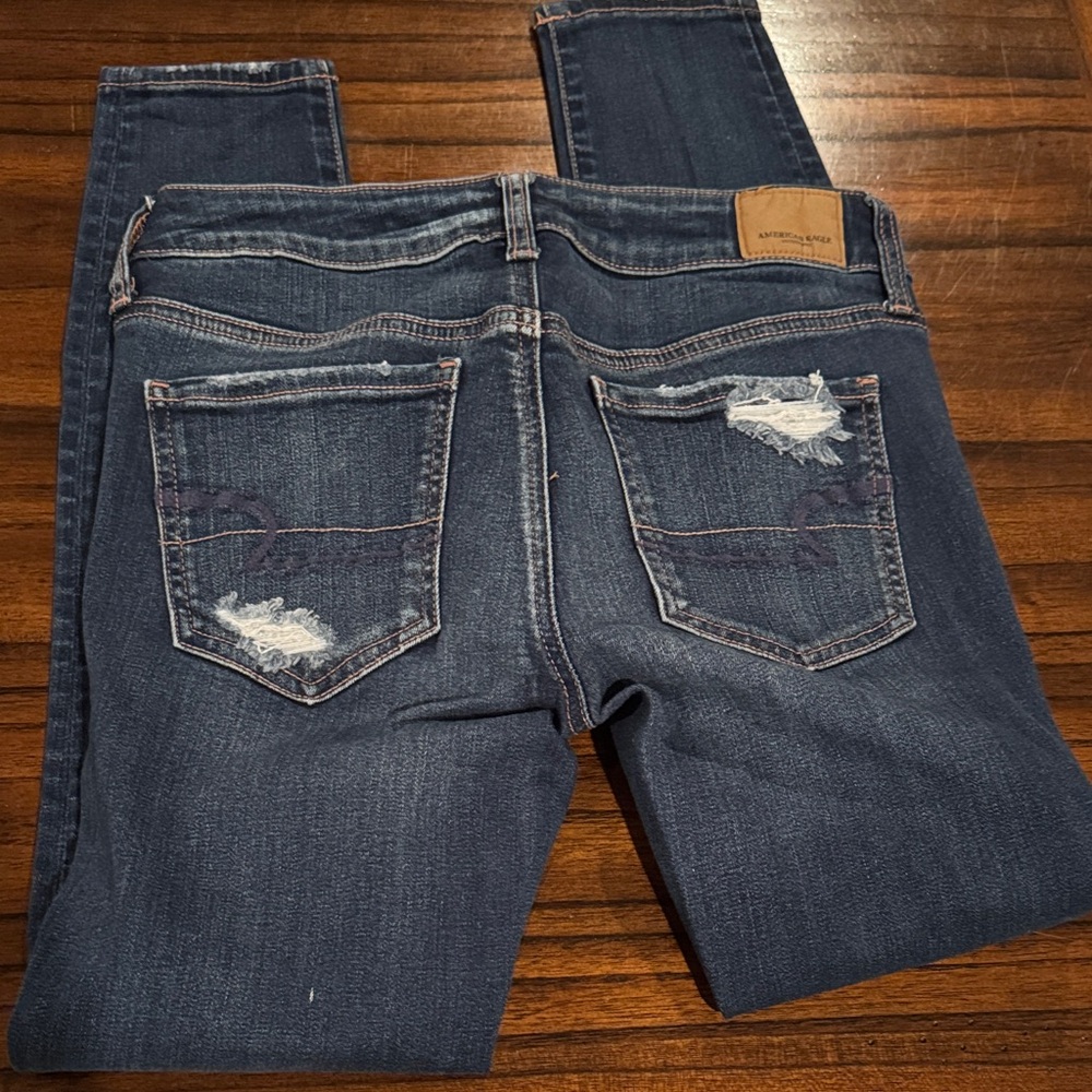 American Eagle Outfitters Women's Ripped Dark Blue Skinny Jeans - Picture 3 of 3